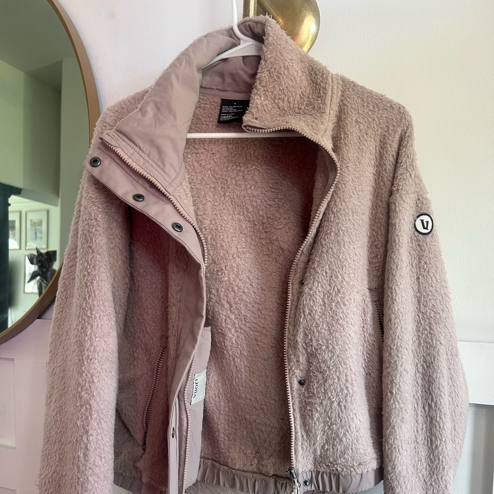 Vuori Cozy Sherpa Jacket Women's Full Zip Jacket size medium